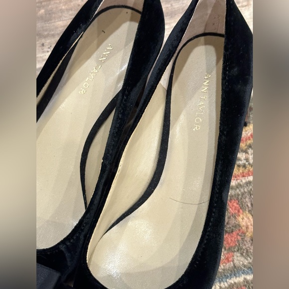 Ann Taylor Velvet Pumps - Picture 4 of 5